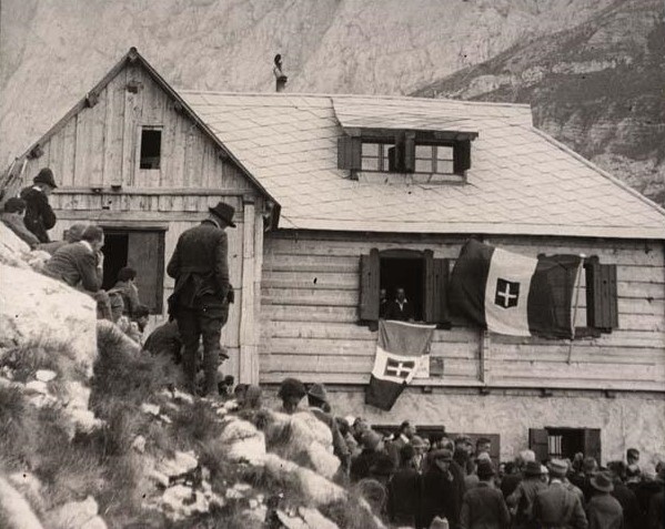 Sillani Giuseppe (Rifugio) già Manharthütte, ora Koča na Mangrtskem